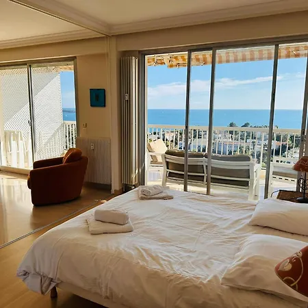 Seaview Terrace: Modern 2-bedroom With Pool